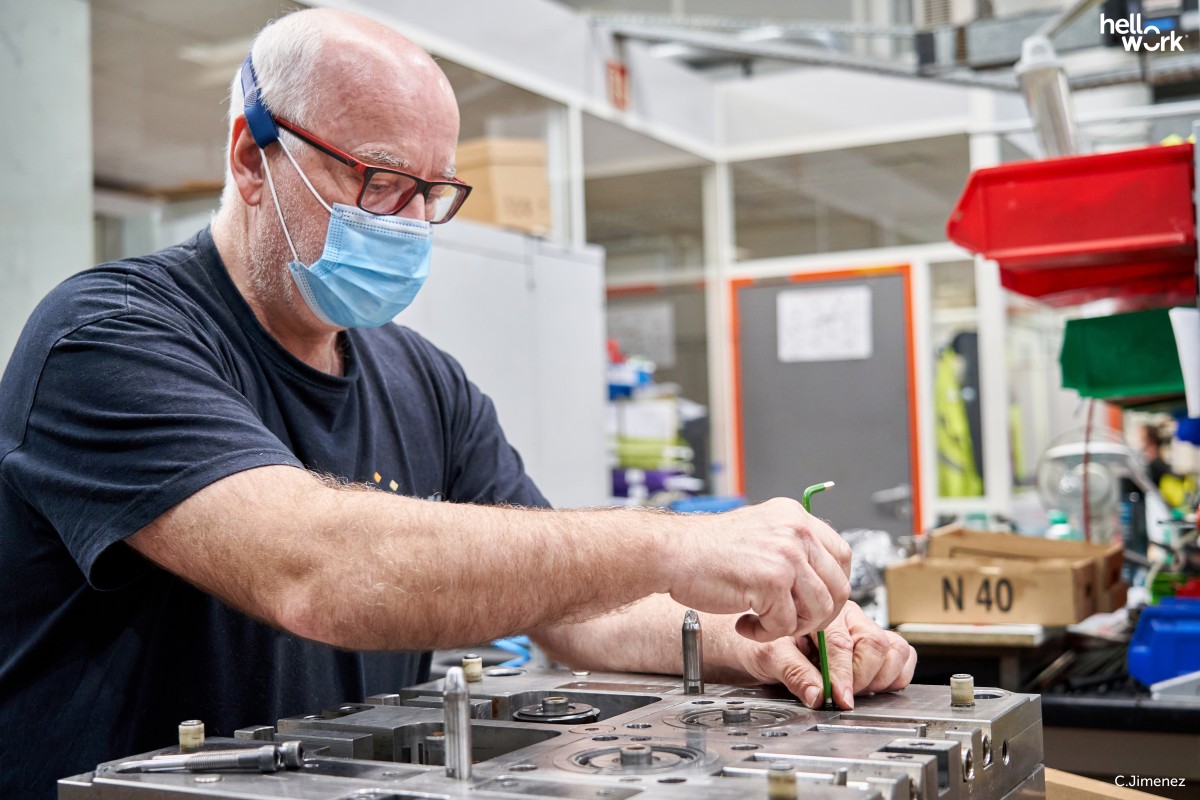 Tool maintenance Clayens NP