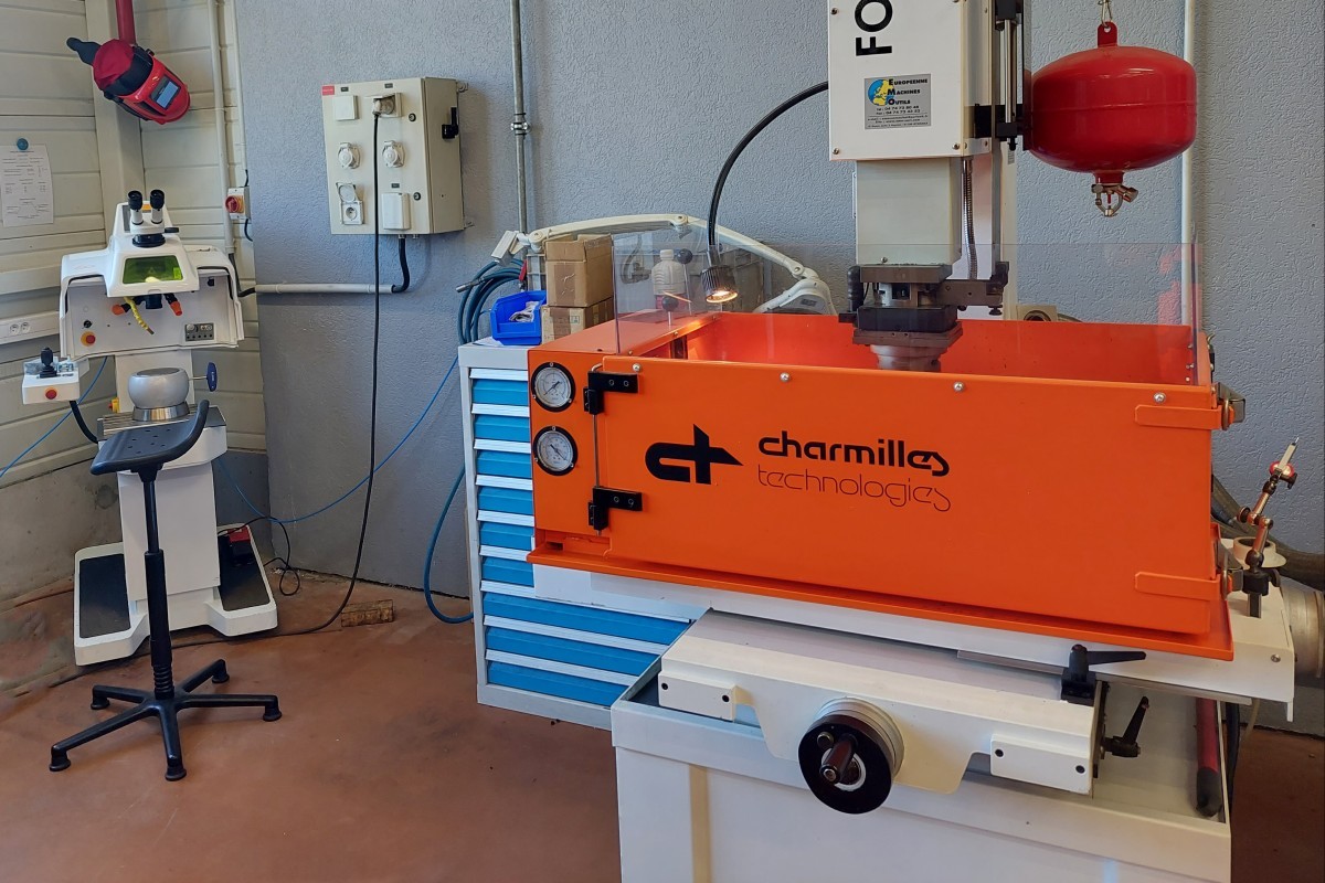 Mechanical workshop : laser machine and erosion machine