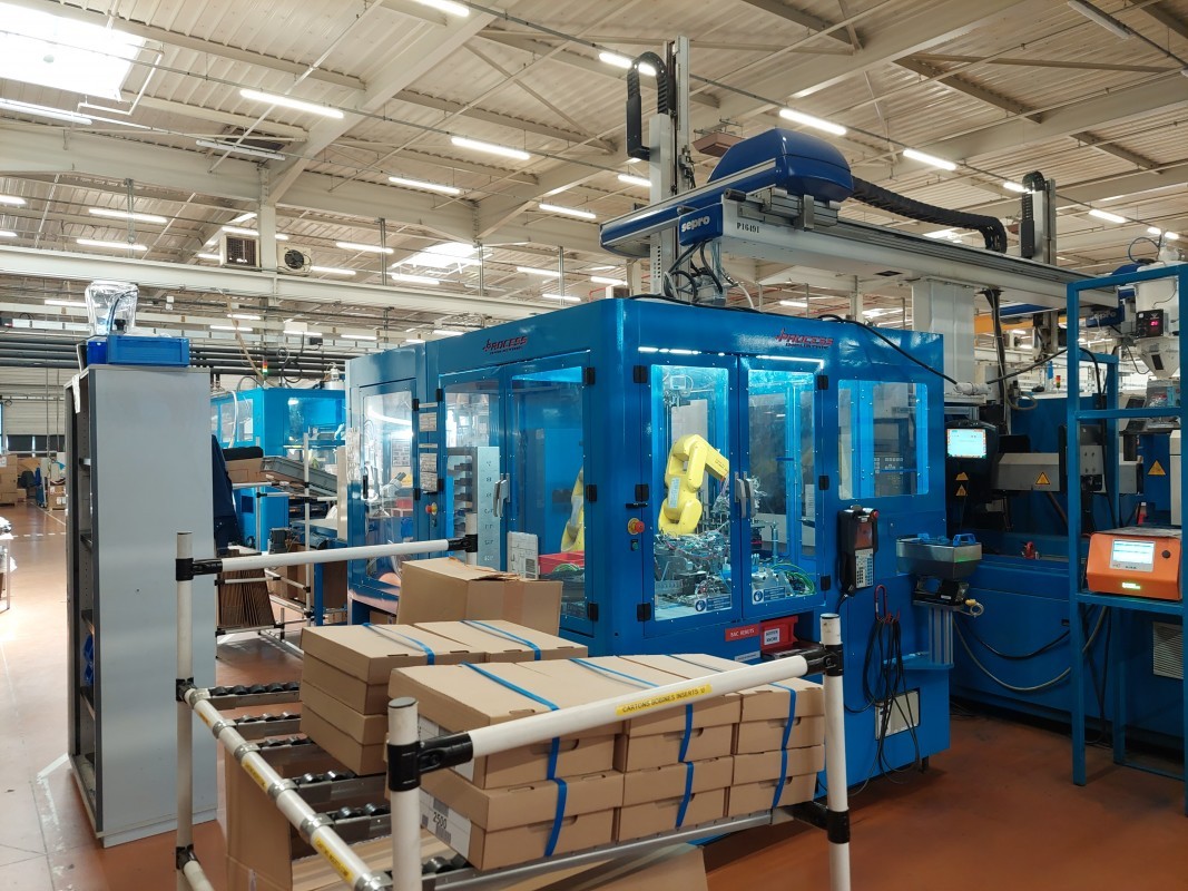 Overmolding process 17 components