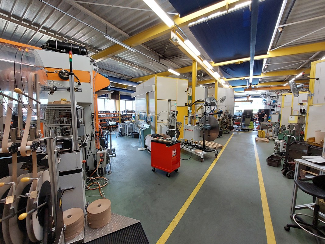 Cutting and stamping workshop Clayens NP Simonin