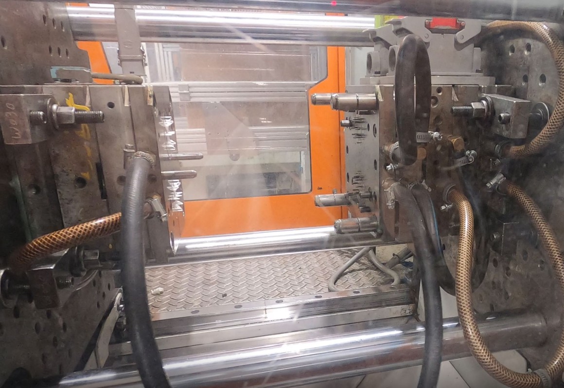 Thermoplastic Injection Clayens NP Sud